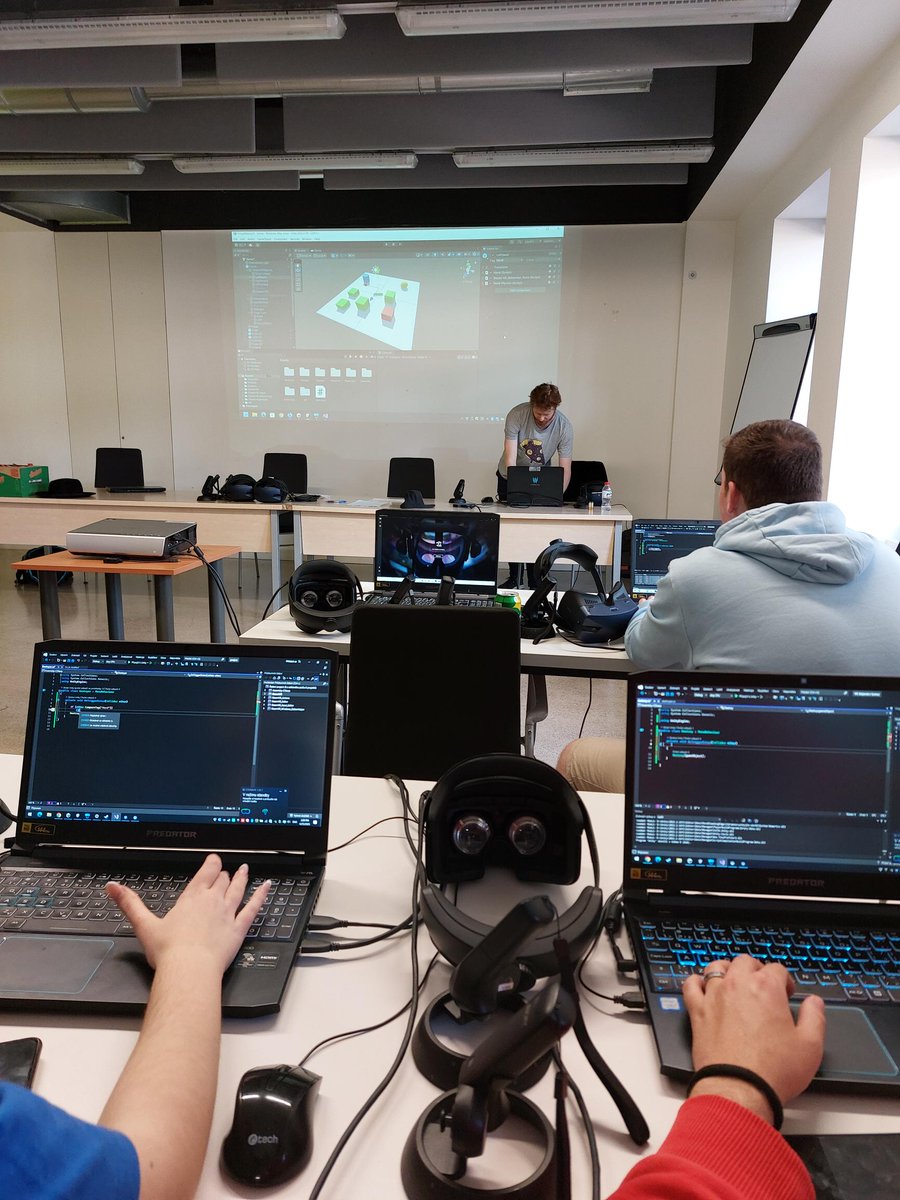 CambraTerrassa's tweet image. 🗣️Taller Internacional del projecte #DIGIS organitzat per #CambraTerrassa on han reunit a 20 alumnes, 10 professors i 5 experts en Realitat Virtual i desenvolupament de drons.

🗓️Del 25 al 27 d'abril
📍Parc Audiovisual, membre del @Impulse_DIH 

+ info👉bit.ly/3owV4Yj