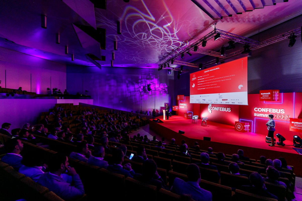 ConfebusSocial's tweet photo. #ConfebusSummit2023 #BUScandoelFuturo: La movilidad sostenible del #futuro necesita del #autobús
➡️El mayor foro profesional del sector del🚌en España, en el que se han abordado los principales retos: #Turismo #Sostenibilidad #ColaboraciónPúblicoPrivada
👉https://t.co/xMWoBQB48R https://t.co/QJmkg0atpZ