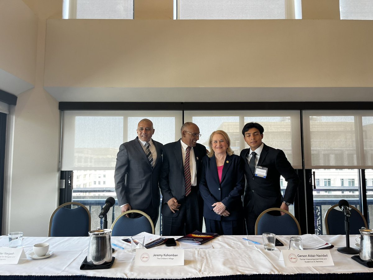 RepSylviaGarcia's tweet photo. Today I participated on the Release of the Unaccompanied Children’s Retrospective panel. Here we listened the experiences of what unaccompanied children go through during their journey to the U.S. We must  work together to ensure that no child should experience this ever again. https://t.co/QHdy6QUi6M