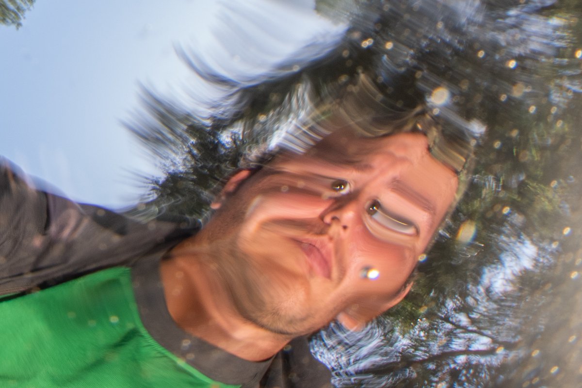 I understand why the newts always swim away now 🤣 an accidental selfie from a newt's perspective. 🐸🫣