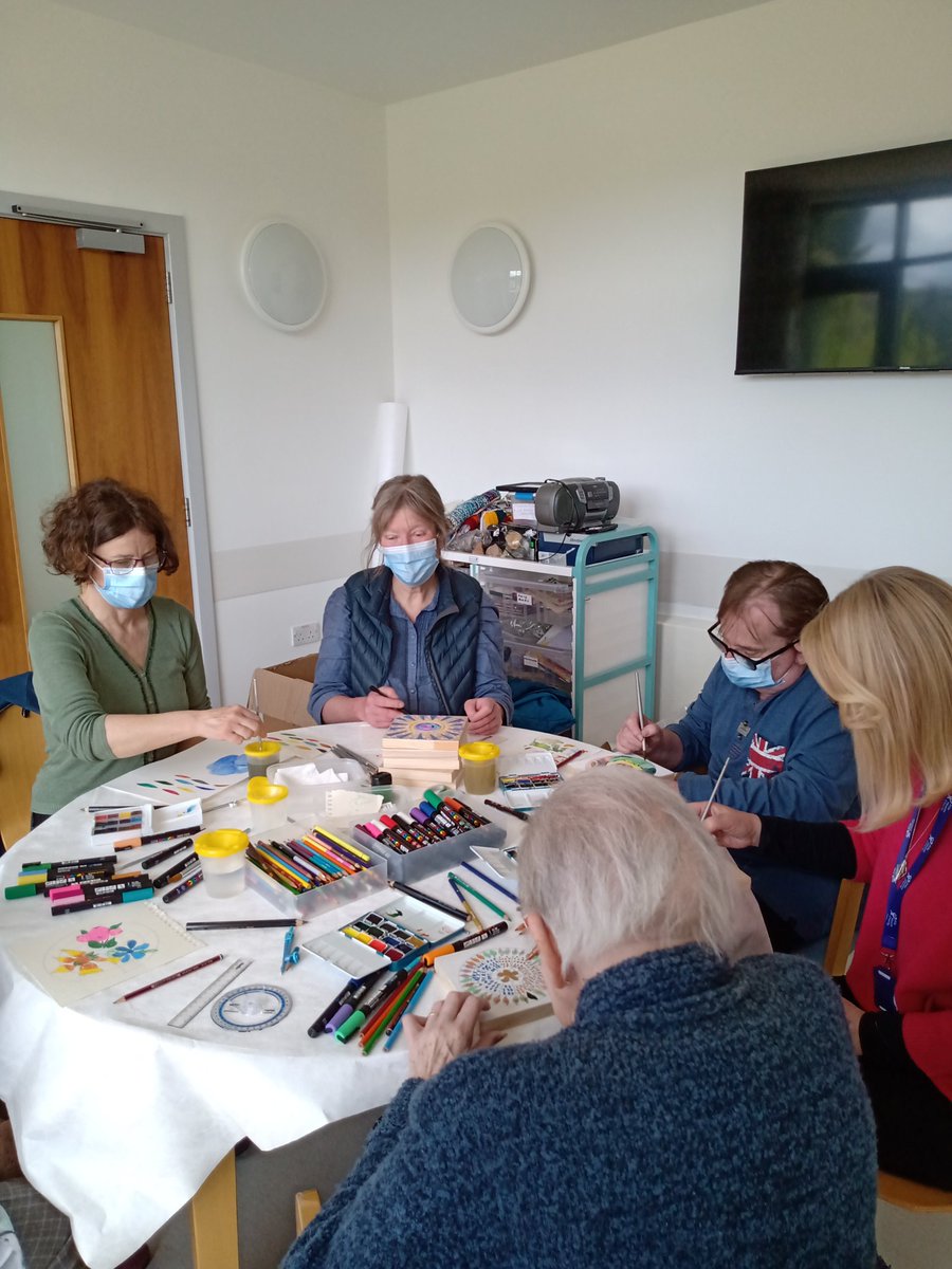 Beautiful art work taking place in St Andrews Community Hospital, everyone can join in even me!  Mandala Art Project #relaxing #mindful <a href="/nhsfife/">NHS Fife</a> <a href="/michelleWil67/">michelle williamson</a> <a href="/john58wilson/">John Wilson 🏴󠁧󠁢󠁳󠁣󠁴󠁿</a> <a href="/ShonaDa95058150/">Shona Davidson</a>  <a href="/lynniemc71/">Lynn Barker</a>
