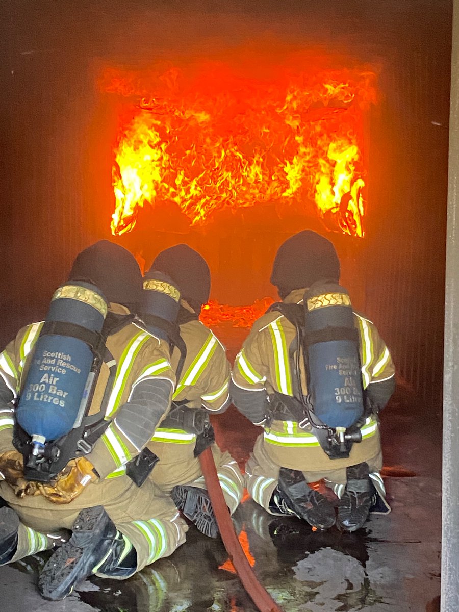 Students on The On-call BA CFBT course at Oban continue their development with practical exercises in the attack box #oncall #SFRS #teamwork 🔥🚒