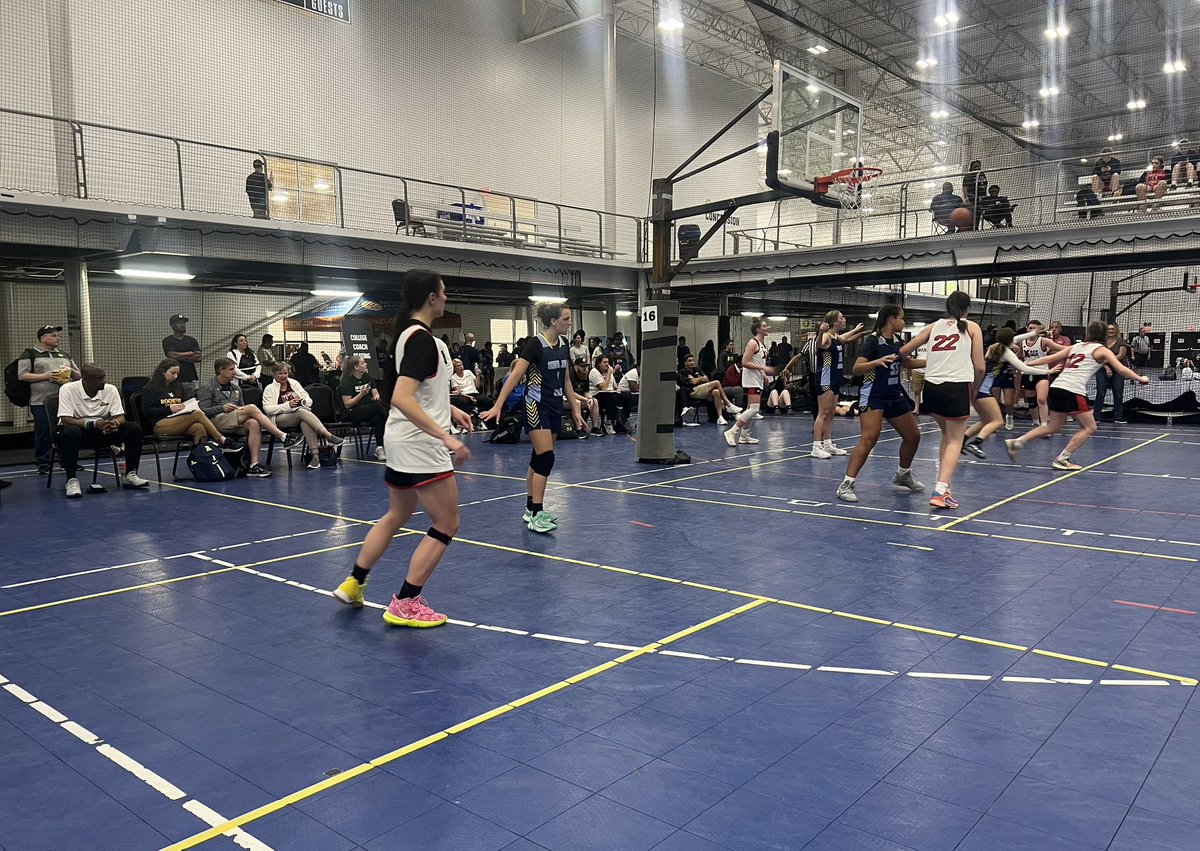 Outstanding weekend of 🏀…Live @ the Nook was 🔥 Thanks <a href="/Angela_SEBBall/">Angela Santa Fe</a> for the awesome competition &amp; exposure opportunities! Baselines &amp; sidelines were packed! Thanks to all the coaches who came out to 👀 our teams play…can’t wait 4  #Elite40League to start in May!!!!