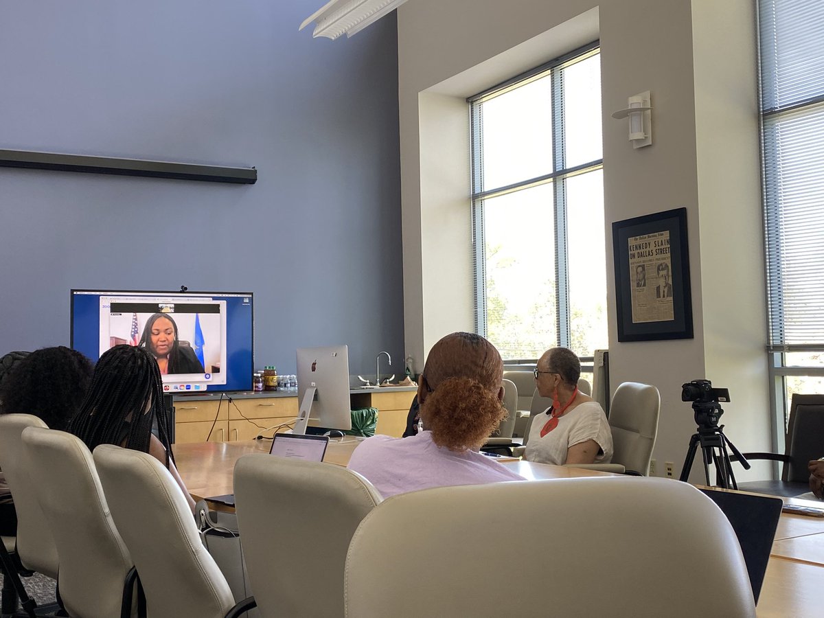 jana_duckett's tweet image. There’s always something exciting happening in @SGJCMSU. Last week, students connected with ad agency professionals from @SolveAgency and met with Dr. Lanikque @ACFHHS to learn about opportunities. Finally we welcomed several families during Explore Morgan Day! #scomup #sgjcbears