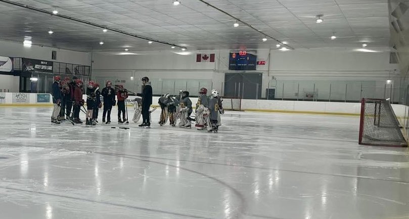 Thank you to all who attended the Sturgeon Sting Goalie ID Camp last night. We had a wonderful turnout. Huge thanks to our Volunteer Shooters, as well as our Development Staff who make events like these possible #sturgeonsting #stingfamily🐝 #teamfirstmentality #goaliedevelopment