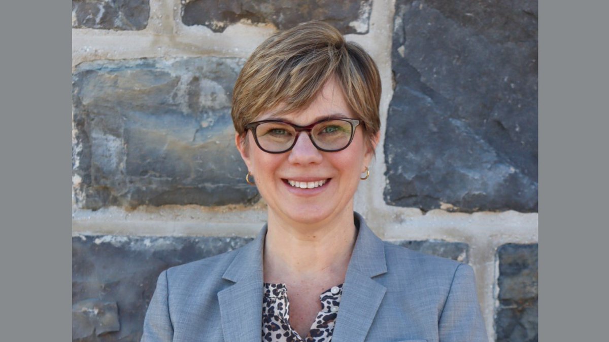 BIG NEWS: Kristin Gehsmann has been named dean of the Clemson University College of Education. Gehsmann, currently serving as director of the School of Education at Virginia Tech, begins her new position 9/1, 2023. Learn more!
bit.ly/3AqQzBx
<a href="/ClemsonUniv/">Clemson University</a> <a href="/OurClemson/">Our Clemson</a>