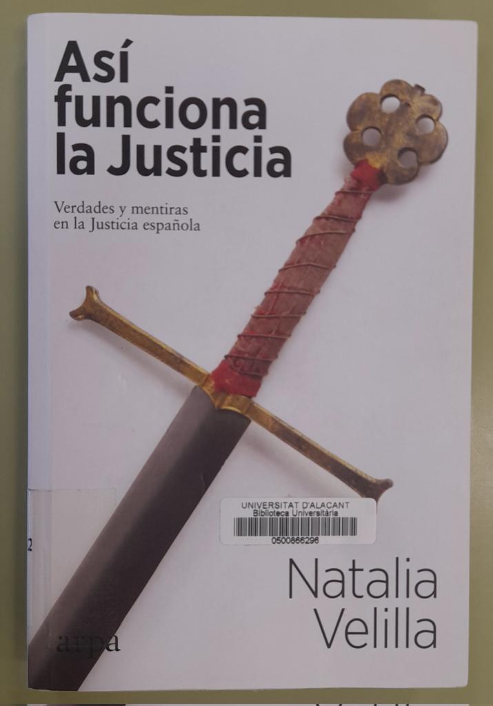 Jemacani's tweet photo. Mira @natalia_velilla  lo que hemos encontrado en la #bibliotecaua de @Derecho_UA . https://t.co/1ca4WdHj1Q