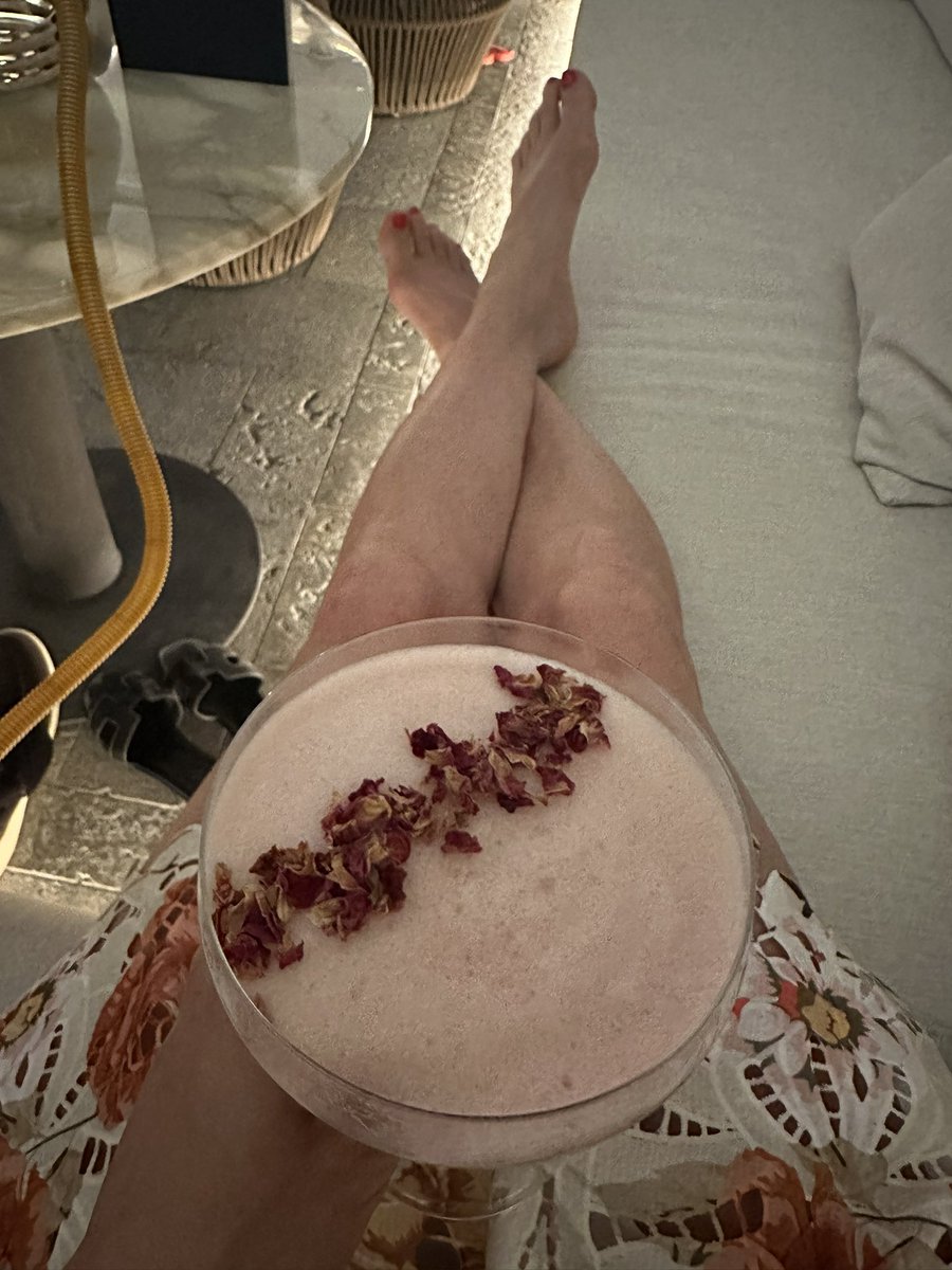 Julia_Muenchen's tweet photo. Ein Cocktail 🍸 https://t.co/RqpVNyfN0G
