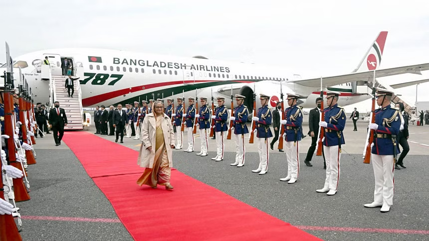 DefsecaBD's tweet photo. PM Sheikh Hasina gets red carpet welcome in Japan. Bangladesh and Japan are likely to sign eight memorandums of cooperation (MoCs) or agreements including one on defence cooperation without purchase. #TBDA #Diplomacy #FOIP #Defence https://t.co/3PXtbLB2GE