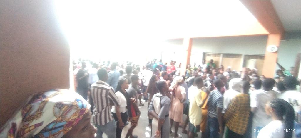 OlawaleSOG's tweet photo. I took my daughter for JAMB exam scheduled for 12noon. I learnt that the exam scheduled for 6am was postponed. Later got to know the 9am didn't hold either.
Painfully, the mgt kept mute, not addressing aggrieved students and parents.

#jamb2023 #WAEC  #NASS https://t.co/pQsNjsOgPx