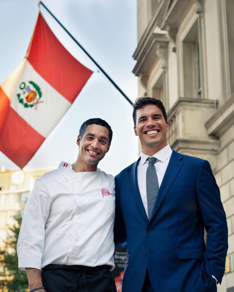 @peruvianbrothers is celebrating 10 years of serving Peruvian-style sandwiches, empanadas, desserts and house-made hot sauces! Siblings Giuseppe and Mario Lanzone founded Peruvian Brothers to share the flavors of the Peruvian coast, where they grew up. Feliz décimo aniversario!