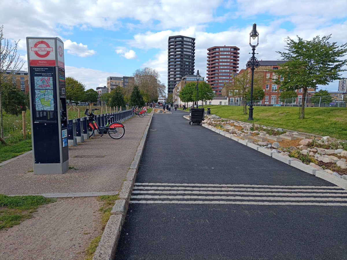 Hackney Cyclist tweet media