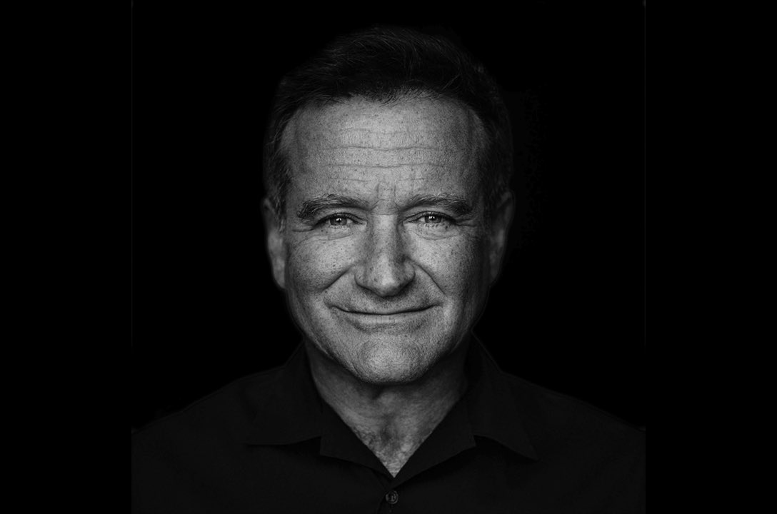 MASKEDMANIACXXX's tweet photo. What is Your Favorite Robin Williams Movie? https://t.co/D8cicNZNp7