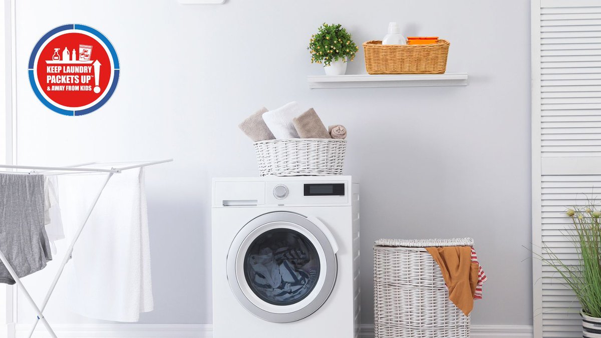 CleanInstitute's tweet photo. While decluttering and organizing this spring, prioritize safety. Laundry detergent and packets should be stored out of sight and out of reach of young children. Learn more about safe storage practices at https://t.co/pUFKOxAkTb . #PacketsUp #StoreNotDecor #SpringCleaning https://t.co/sEKWcyQJt3