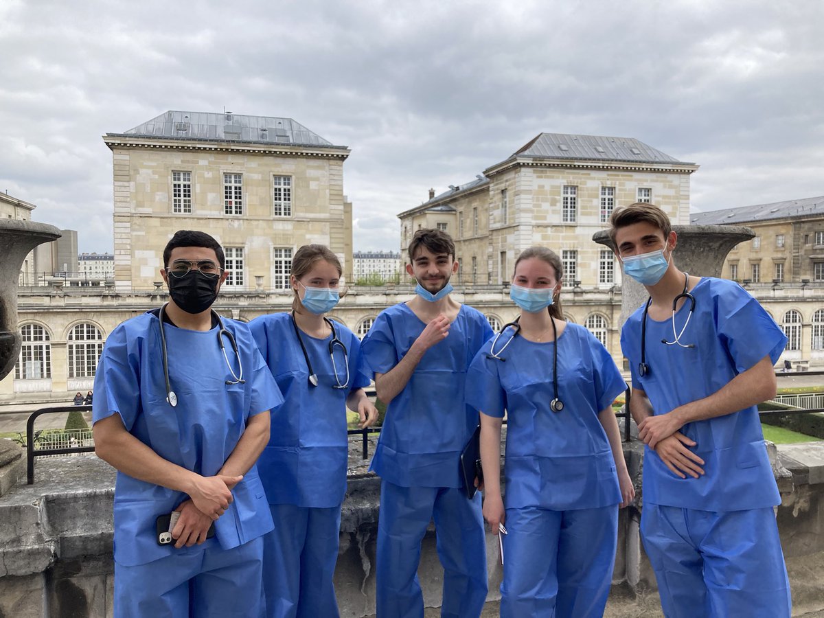 Elsa Manquat (@emissed) on Twitter photo Premier contact avec l’hôpital pour ces étudiants en deuxième de médecine. Une grande curiosité intellectuelle qui rend l’enseignement passionnant ! Bravo à eux ✌️<a href="/HopLariboisiere/">Hôpital Lariboisière - Fernand-Widal AP-HP</a> <a href="/UP_Medecine/">Université Paris Cité Médecine</a> Premier contact avec l’hôpital pour ces étudiants en deuxième de médecine. Une grande curiosité intellectuelle qui rend l’enseignement passionnant ! Bravo à eux ✌️<a href="/HopLariboisiere/">Hôpital Lariboisière - Fernand-Widal AP-HP</a> <a href="/UP_Medecine/">Université Paris Cité Médecine</a>