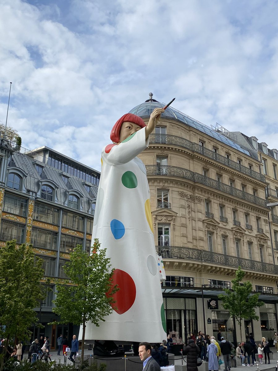 camaieudefemmes's tweet photo. Faire de sa particularité, une force, merci Yayoi Kusama make your particularity a strength こだわりを強みに @YayoiKusama3 @LouisVuitton @LouisVuitton_JP #YayoiKusama @AmbJaponFR https://t.co/T7IGSVysEx