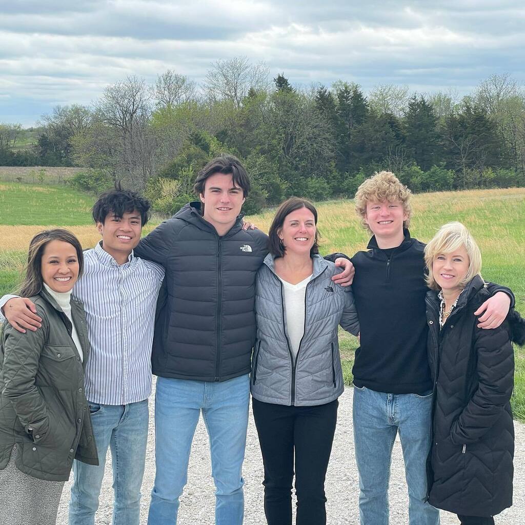 The brothers had a great time showing our mothers around Columbia this past weekend!

Huge shoutout to Historian Max Bass for setting up this weekend, we can’t wait until next year! instagr.am/p/CrdqO-XL_q2/