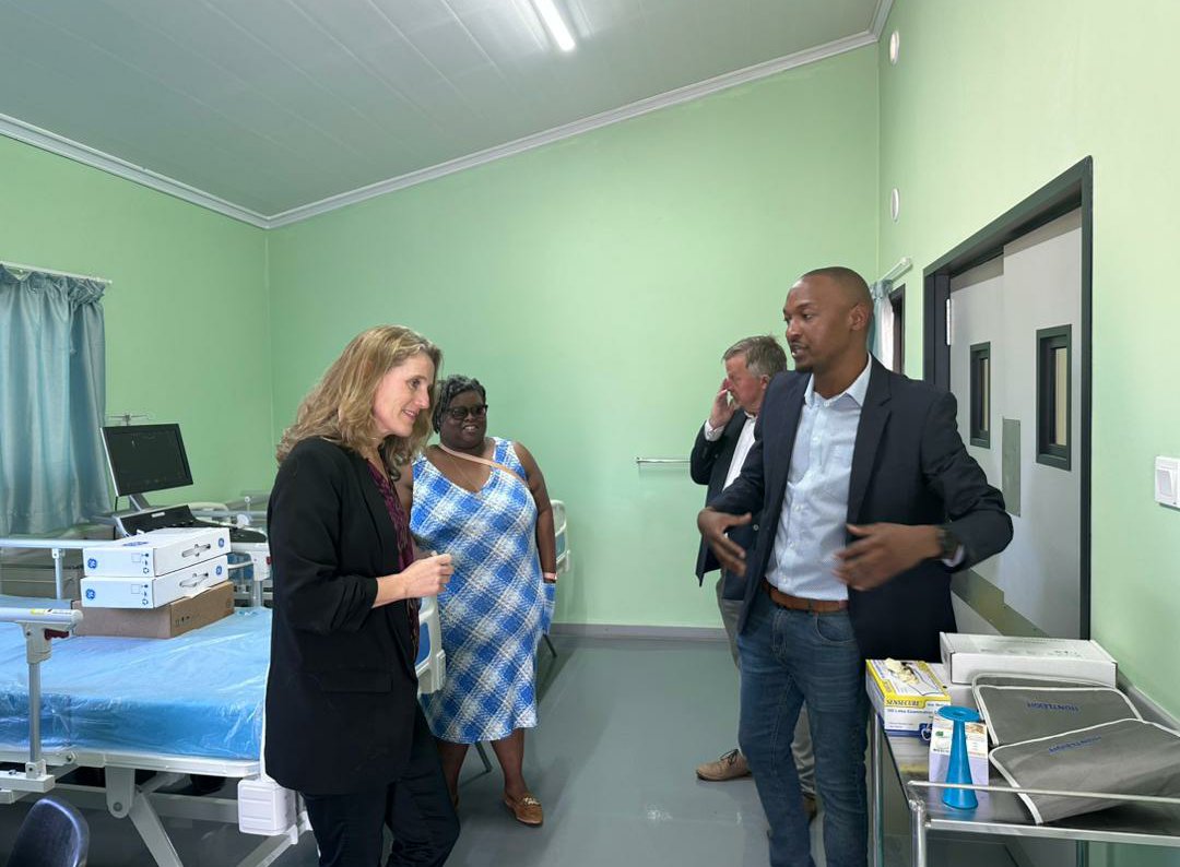 HMAMelanieR's tweet photo. Great visit to a hospital the UK's NMS is building in Bulawayo, before going to ZITF. Work on the Cowdray Park facility started in 2022, one of 35 hospitals &amp; clinics being expertly built here by NMS. Proud of this shared investment in providing better healthcare to Zimbabweans. https://t.co/RfZZV8AKpG