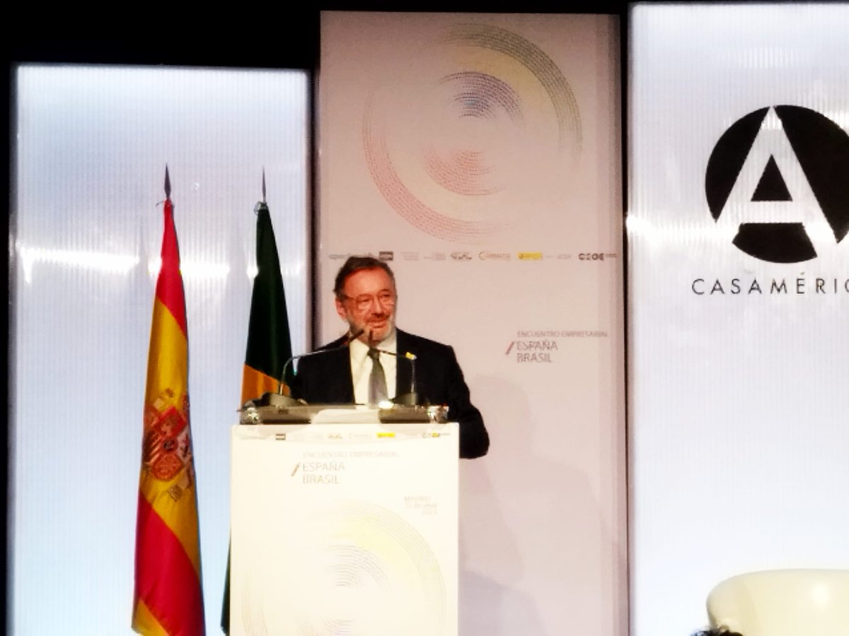 CamaraBr_Esp's tweet photo. ➡️"#Brasil cuenta con #España en la transición de su #economíadigita" "La reforma fiscal es ya una realidad y esta a punto de aprobarse. El nuevo IVA viene a sustituir varios impuestos y a facilitar el comercio y la inversión en el país"
#CCBE #Inversión #EspañaBrasil https://t.co/QQ8k3A8cp2