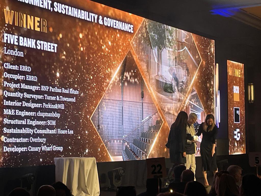 Overburyplc's tweet photo. ⭐ Congratulations to all the faces behind @EBRD’s HQ project which has taken home the ESG award at the @BCO_UK London Awards today.

Team: @perkinswill @BNPParibas  @chapmanbdsp @hoarelea @turnertownsend

#BCOAwards #ESG #environment #sustainability #governance https://t.co/7IkfmS48Ag
