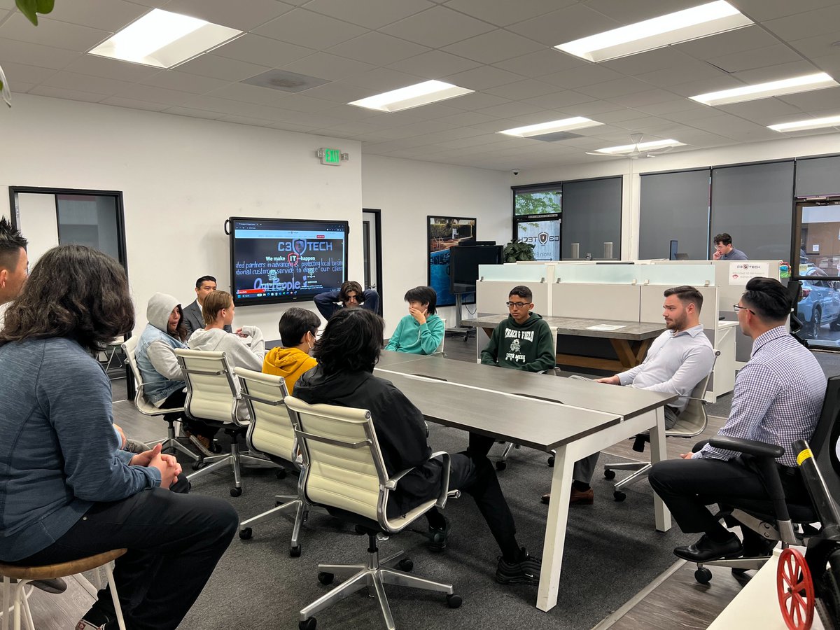 VitalLink_CA's tweet photo. Thank you to @C3TechServices for allowing us to tour their workplace again with the students of @costamesahigh 

#vitallink #C3Tech #students #education #OC #careers #nonprofit #educators #CTE https://t.co/txMkRVBm9d