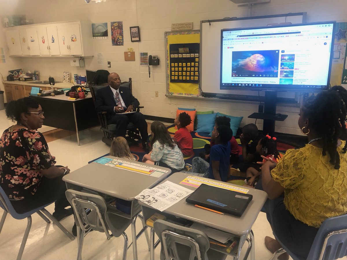 Walker_SpiveyEl's tweet photo. Thank you to everyone who volunteered and participated in our Men Read Too event! Our scholars enjoyed being read to by men in our community and hearing about how reading is important in everyday lives and careers. It was a success!#menreadtoo #readersareleaders @CumberlandCoSch https://t.co/jdkdiMXPTr