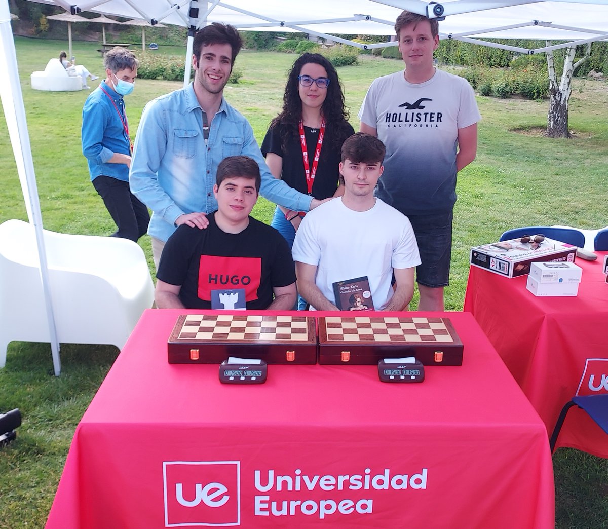 BibliotecaUEM's tweet image. Finalista y semifinalista del #ChessFest con el #premio