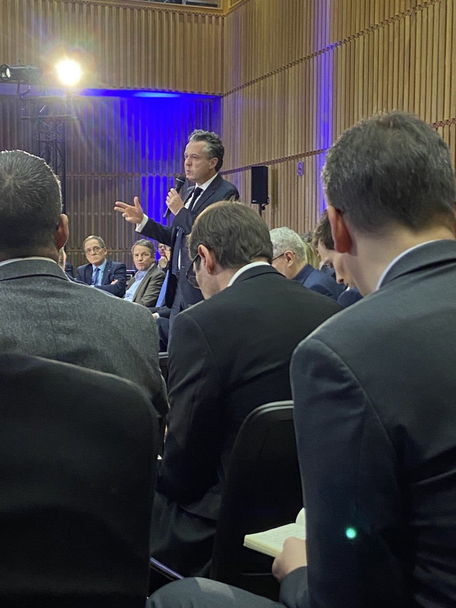mobiliansfr's tweet photo. 📆[#EVENEMENT] Retour sur la journée de lancement du Conseil National du Commerce ! 
@mobiliansfr était présent aujourd’hui pour représenter les professionnels des services de l'automobile et des mobilités avec un maillage particulièrement dense de plus de 160 000 entreprises. https://t.co/o8DEnE9gHw