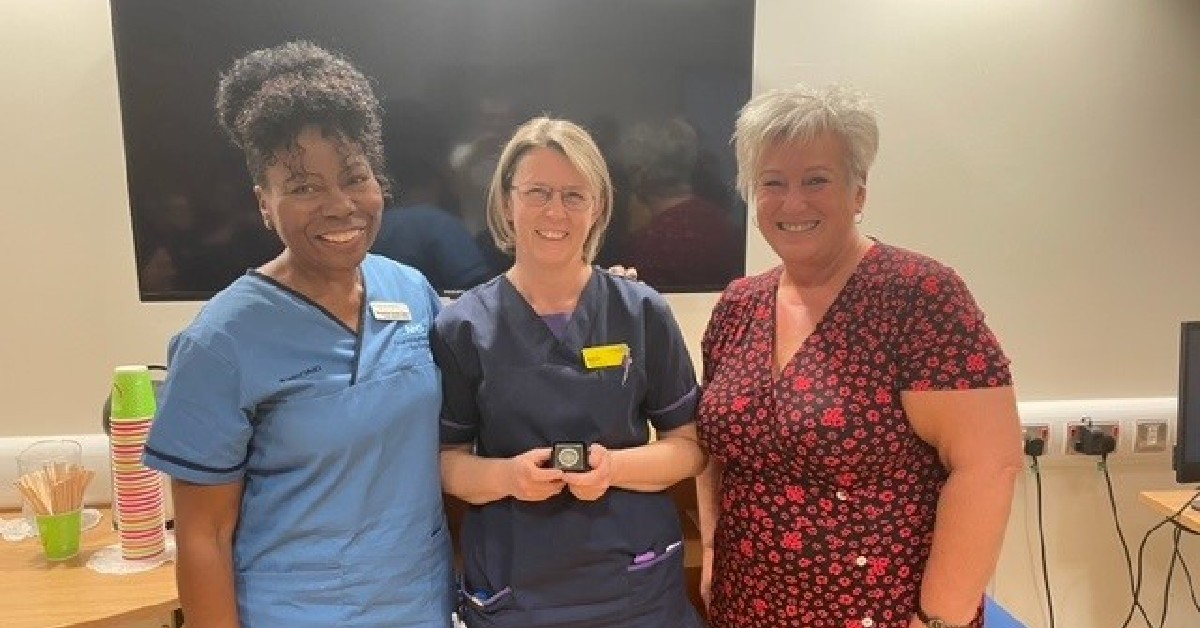There was an extra special delivery at BWH today as Rachel Carter, our fantastic Director of Midwifery, was honoured for her outstanding service. 

Rachel received a Chief Midwifery Officer Gold Award from @TeamCMidO and @DriverJanet.

Congratulations and thank you, Rachel.