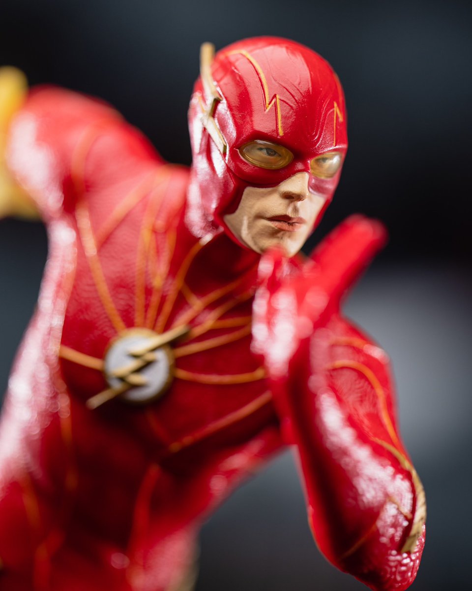 Here is a look at the 12” Flash movie statue from @mcfarlanetoys 

#theflash #flash #flashmovie #flashstatue #mcfarlanetoys #dcmultiverse #barryallen #dccomics #dcofficial #toyphotography #actionfigurereview #justiceleague #toycommunity