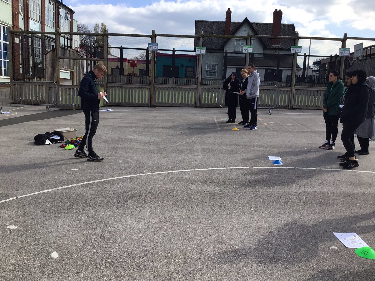 What’s happening here? Nansen staff are receiving training on orienteering so they can teach some exciting OAA lessons!
@CCOrienteering #orienteering #teacherCPD #TEAMWORK #teachertwitter @BirminghamEdu @leightrustb8