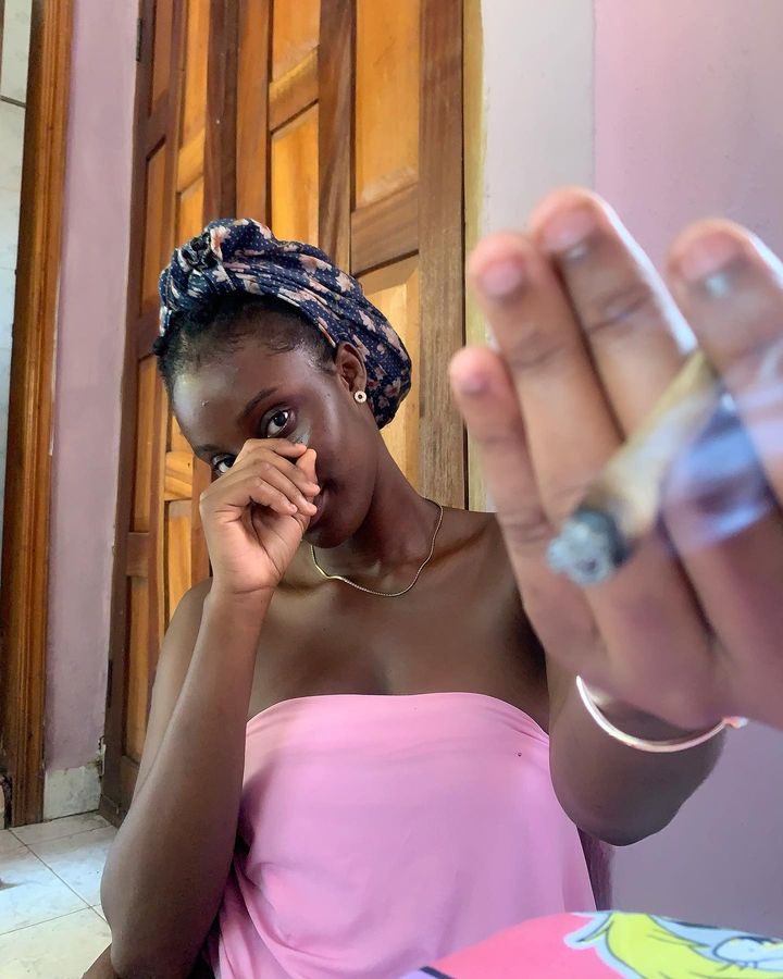 PH_Socials's tweet image. Ifunaya Delilah, a young female lawyer who was called to Bar on the 28th of July, 2021, has reportedly been suspended by the Nigerian Bar Association (NBA) over misconduct.

Source: ENigeria Newspaper