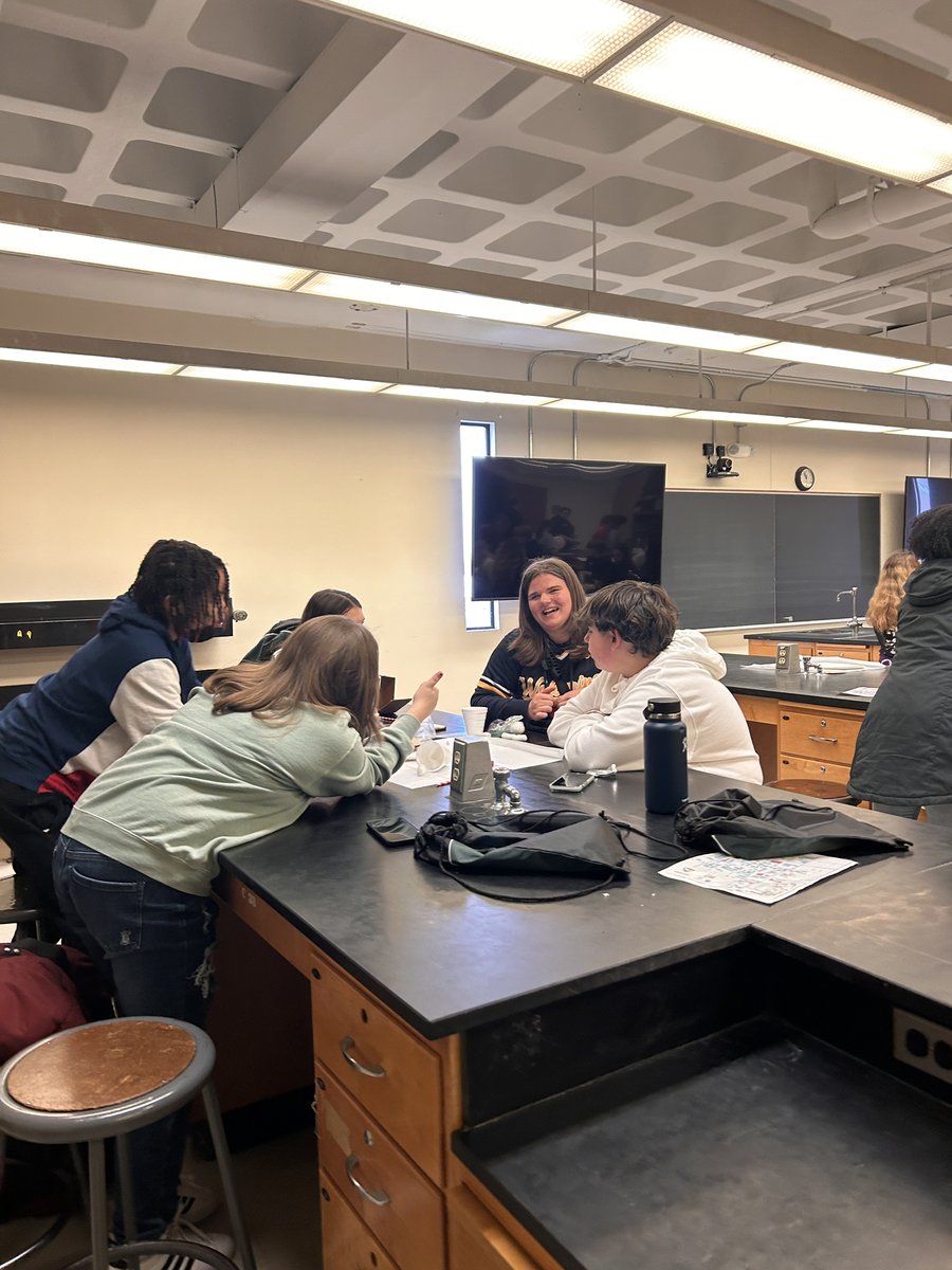 waynestate's tweet photo. Egg Vs. Earth - which one will survive?
(Spoiler: their egg survived!) @wsuc2pipeline
#WSUSTEM #WayneState #STEM https://t.co/otBylRCi4Q