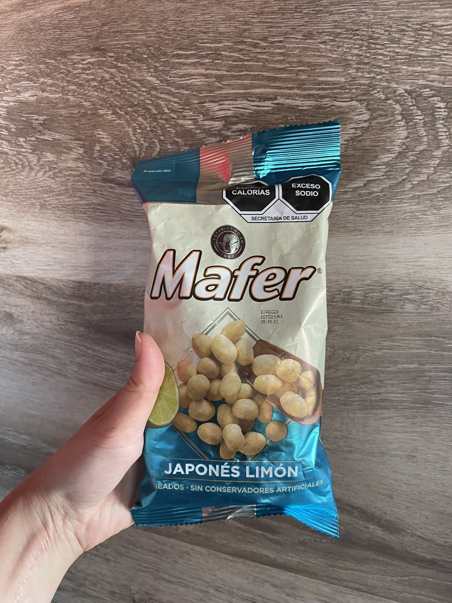 lafatimite's tweet photo. Únanse a mi campaña para presentarle a los españoles la maravilla que son los cacahuates japoneses con limón. 🍋

Mi reino a quien tenga la iniciativa de importarlos aqui. https://t.co/nZXLP6pgYx