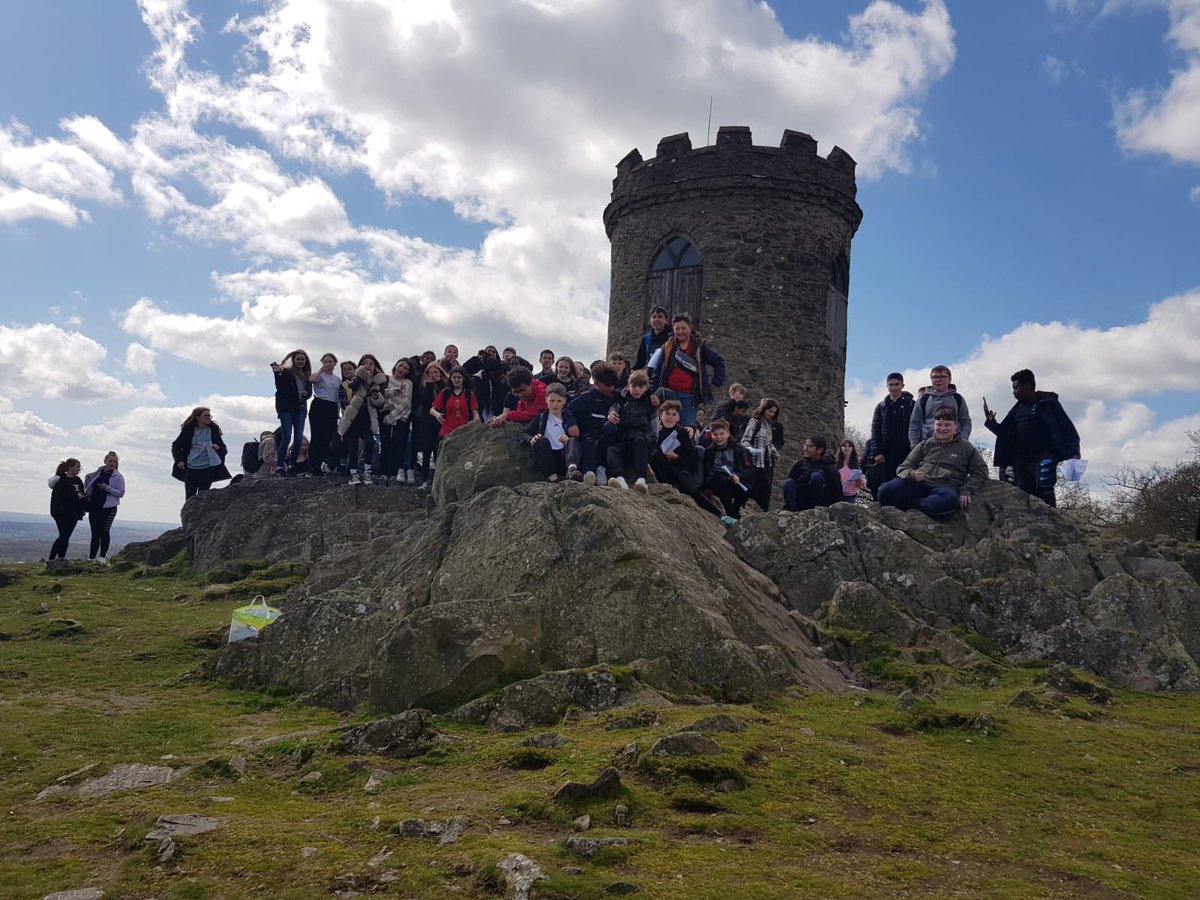 EtoneCollege's tweet photo. What a great day for a stroll in Bradgate Park at Old John!
Our geographers checking out the landscape! @BradgatePark
#fieldwork #bradgate https://t.co/Fr0VNnvn56