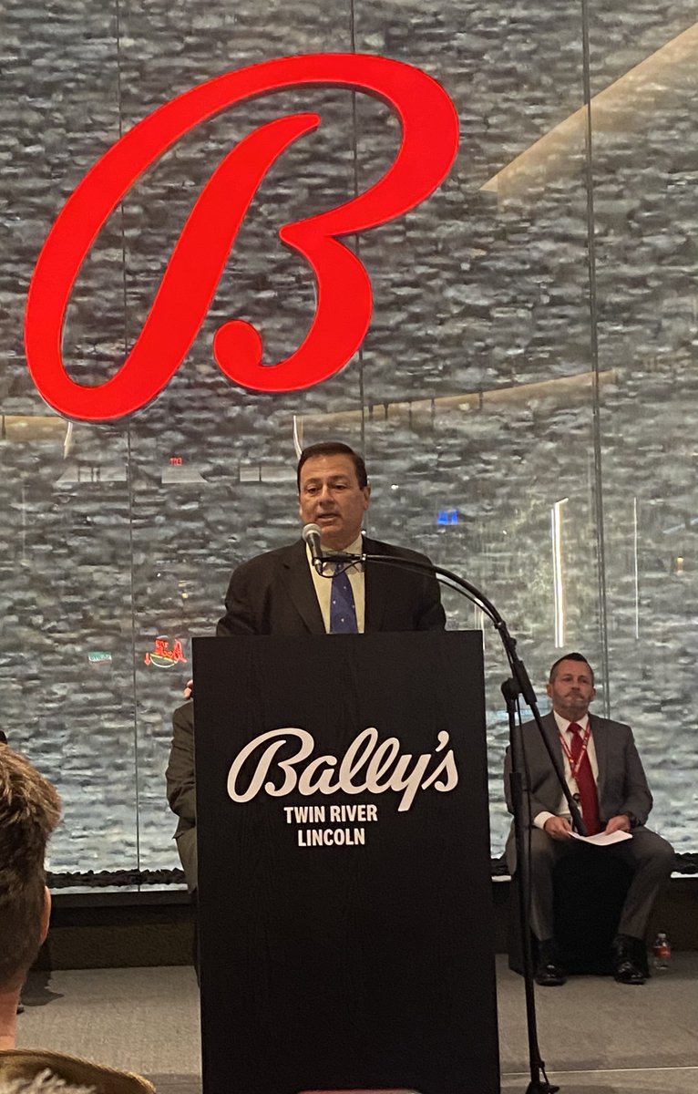 Very pleased to be at @BallysTwinRiver to help cut the ribbon to open 40,000 sq ft of new gaming space - a $100M investment.

I was proud to sponsor the legislation that paved the way for today’s ceremony. Congrats to Bally’s on its continued investment in our state &amp; workforce.