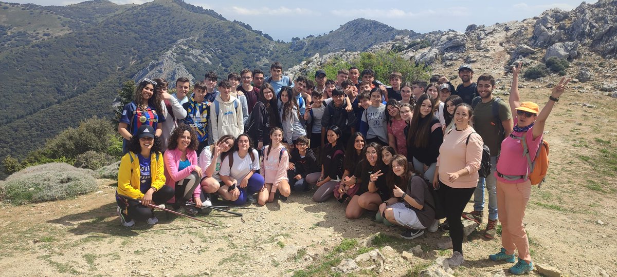 IesSanctiPetri's tweet photo. 🌲 El alumnado de 3° ESO realizó el pasado viernes parte de la ruta del Sendero "El Pinsapar" gracias a las actividades enmarcadas dentro del Programa Aldea. #iessanctipetri #ProgramaAldea #pinsapar https://t.co/49Sc0YlL9q