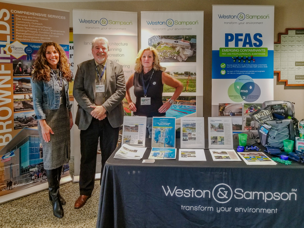 Sarah DeStefano, George Naslas, & Cailyn Locci are ready to connect at the Mohawk Valley Brownfields Developer Summit today and tomorrow! Stop by to discuss Brownfields revitalization & redevelopment opportunities in the #MohawkValley. 
#BrownfieldsSummit #RegionalRevitalization