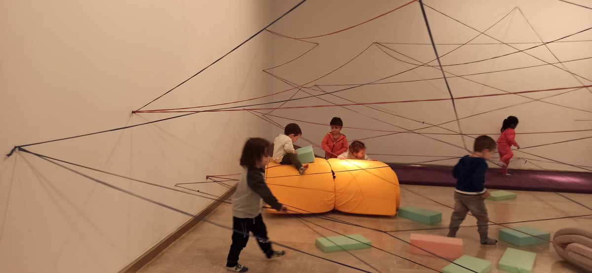 miradasinfan03's tweet photo. #Apprehendere Le toca el turno a la Escuela Educababys en el @DomusArtium2002 Disfrutando de la propuesta de @JuanviSanchez y las alumnas del @iesfrojas https://t.co/w7pp8dSd3a