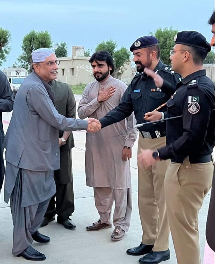 pppdigital__'s tweet photo. Welcome to #Boss in Sukur @AAliZardari 
Follow👉👉 @mmasgharppp @saleemi61 @NEWS_BILAWAL @BakhtawarBZ @AseefaBZ @BBhuttoZardari @SassuiPalijoppp https://t.co/NDz8rWvFkP