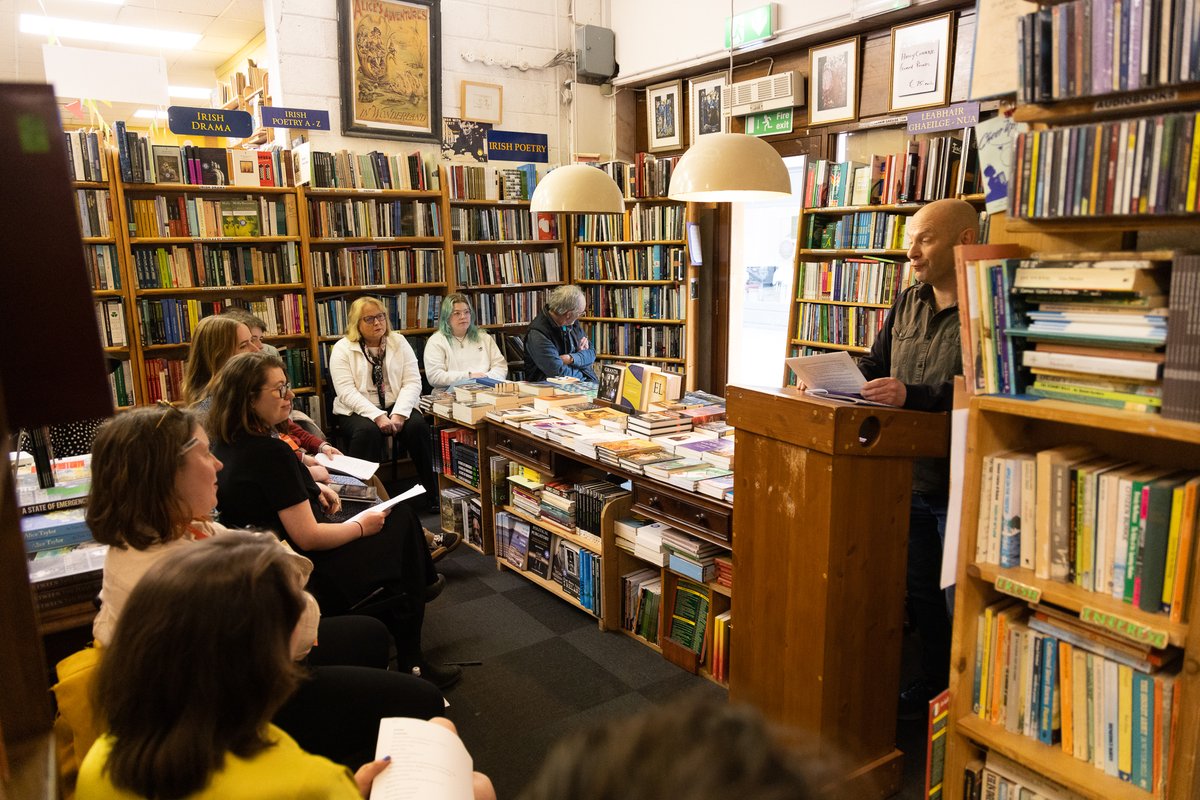 CuirtFestival's tweet photo. A round up of some of our fabulous authours and events.
Friday April 21st
Day 4, Part 2

Young Writer Delegates Showcase @mcmonaglewriter @IrishWritersCtr 

The Meaning of Home @suadarra  and @DerekVsOwusu  with @tara_mcevoy 

#cuirt2023  #YoungWriterDelgates 
📷 @emjcamera https://t.co/vNfvBnRUJh