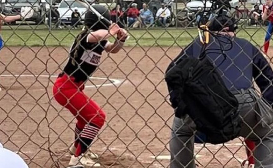 Lady Dawgs Varsity 🥎🥎 gets the split against Hayden High School 🥎 last night winning game two 8-0! Shoutout to <a href="/HaehnShyanne/">Shyanne haehn</a>  leading the team in at bats going 4-4 at the plate in game two!! 
Go Dawgs! #RHSDawgs🥎