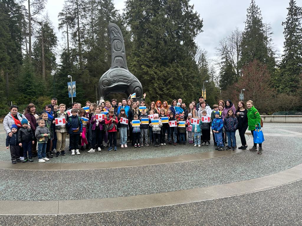 RajPPuri's tweet photo. @Surrey_Schools Settlement Staff @WelcomeSchools coordinate community outing to @vancouveraqua for newcomer Ukrainian students &amp; families #sd36learn https://t.co/VtVIP4XTym