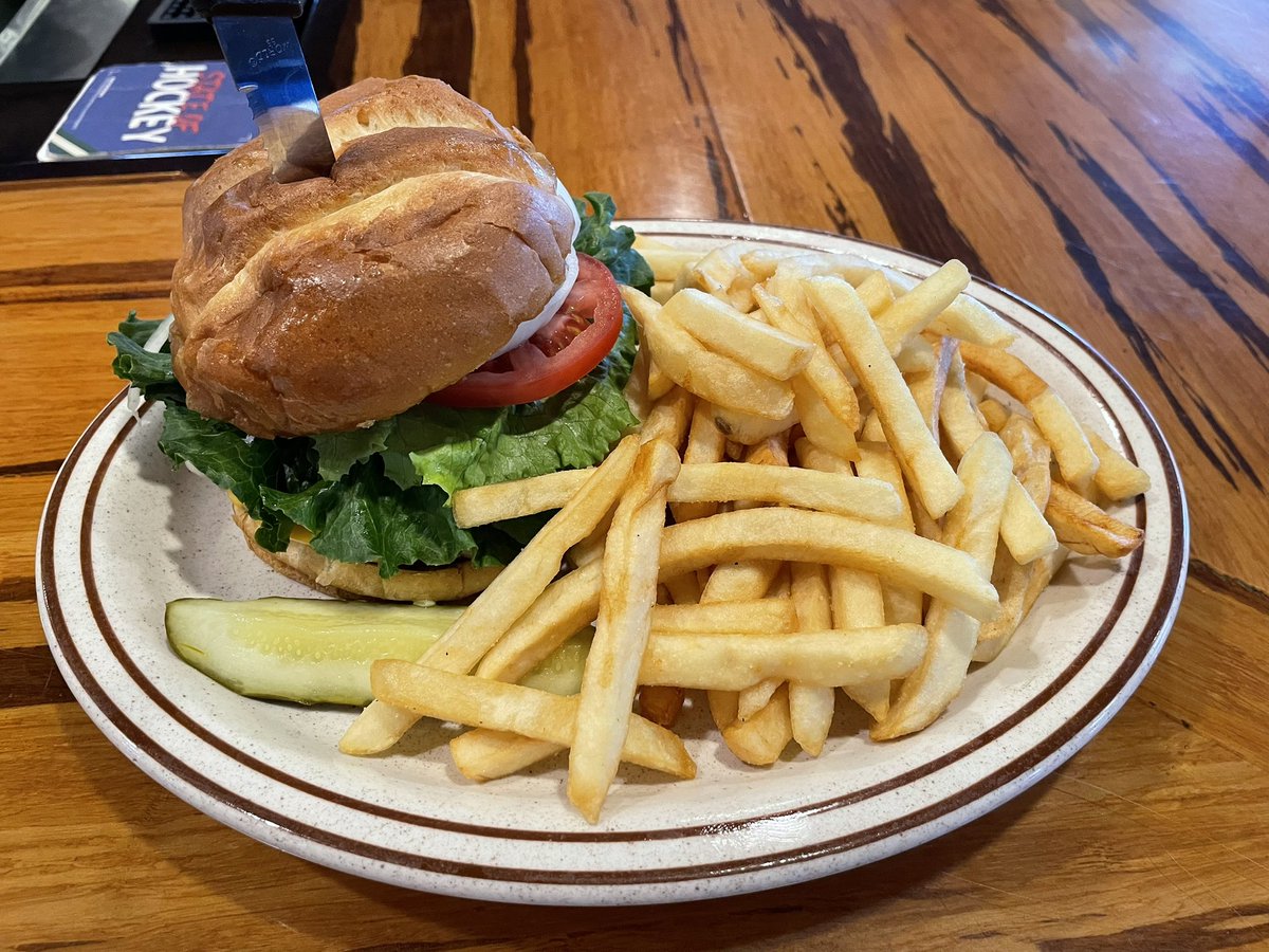 JeremyMillsop's tweet photo. The Commander Supreme. 16-ounce grilled to medium. Two beef Patties, 2 slices of Swiss and 2 slices of cheddar, onion, tomato and lettuce. Deee-licious. @brd_dispatch #DispatchDiningGuide2023 https://t.co/8Cq2arpAPz