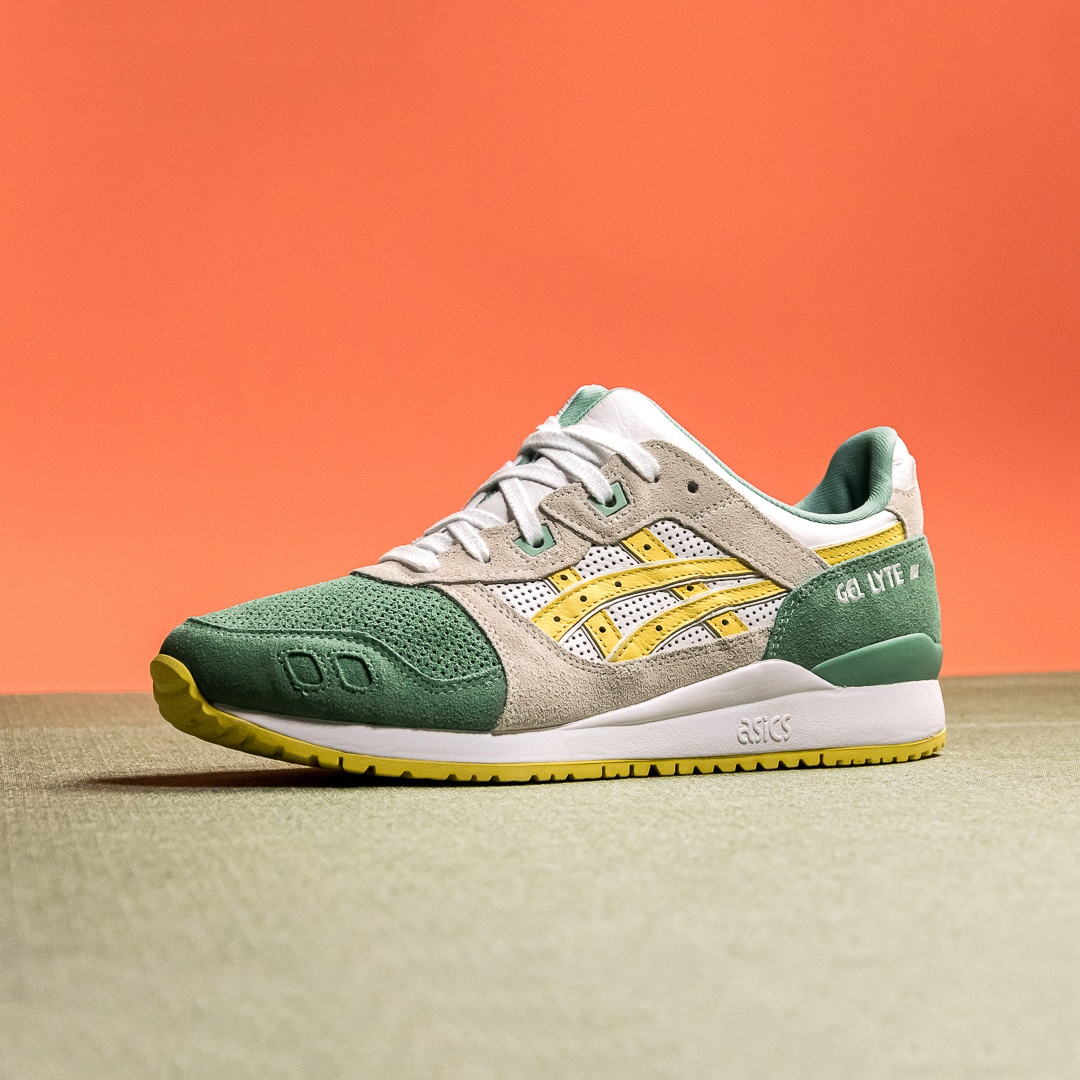 SLKTN_store's tweet photo. Der #ASICS GEL-Lyte III OG "Sage/Banana" Premium Suede ist ein Musthave für den Sommer!
⁠
41,5 - 46,5 • € 139⁠ | LINK: https://t.co/uMlxusf9EG
⁠
#asicsjapan #slktn #solekitchen⁠ #gellyte3og #asicssportstyle #asicslifestyle #asicsaddict #asicsgellyte3 #gellyte3 #gellyte https://t.co/ROMoRoThZt
