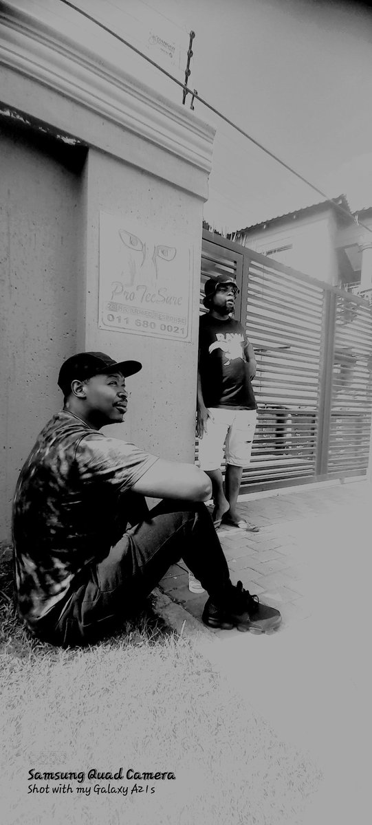 SojoMaNojo's tweet photo. @SojoMaNojo and @502Original 📸🔐💯🌹😎 https://t.co/azs24RrSUO