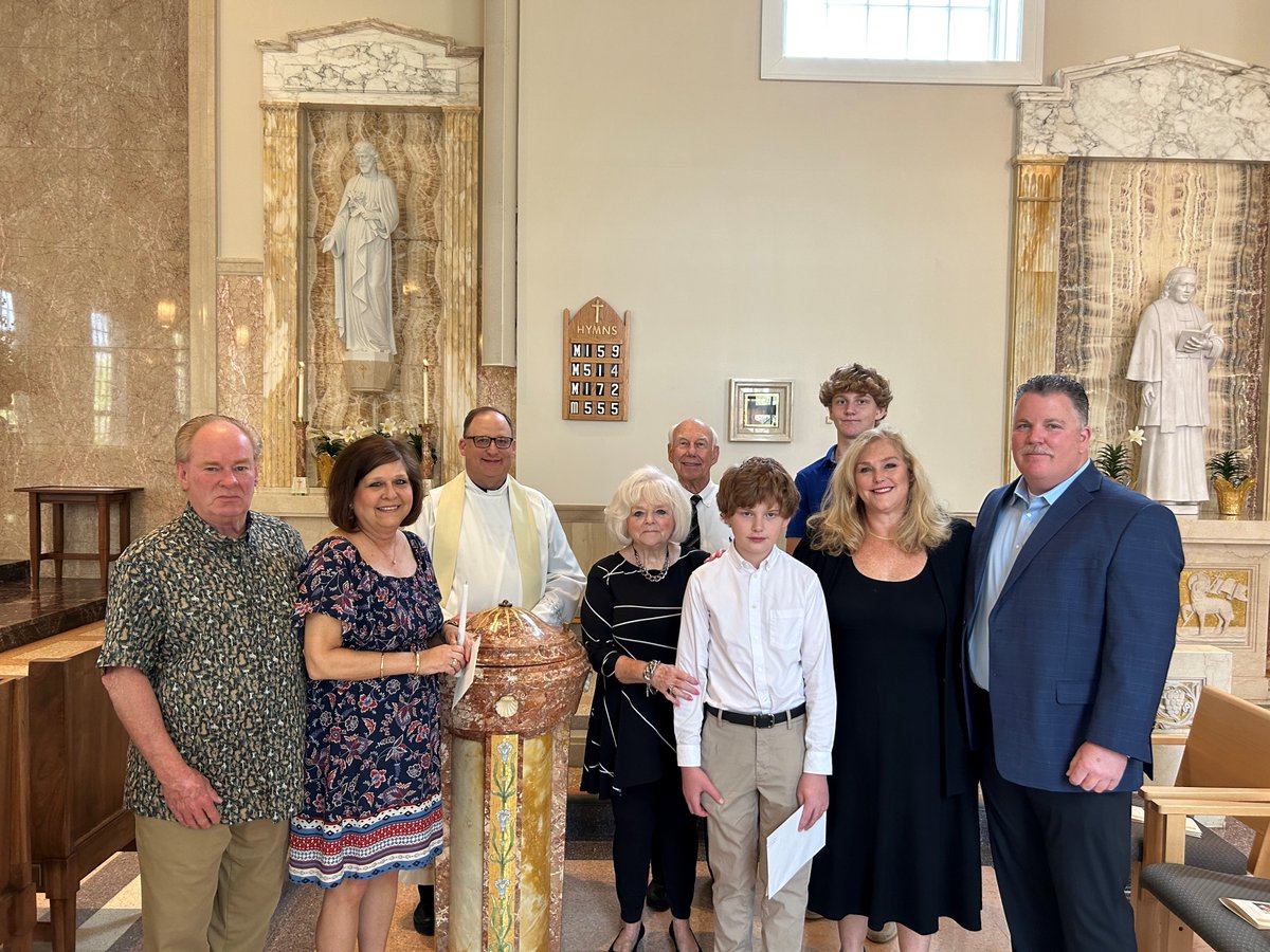 April has been a particularly special month as we had two students celebrate their Baptisms. Congratulations to Drew Hieken '29 and Hank Seo '26! Special thanks to Fr. Sean who administered the sacrament for both students! #EstoVir