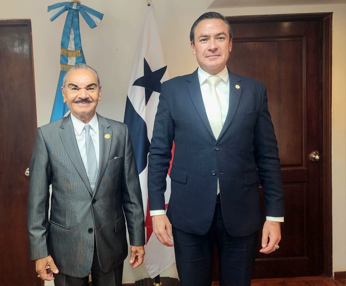 🇬🇹🤝🇵🇦 El #ViceCancillerGT visitó la sede de la #EmbaGTPanamá, donde sostuvo una reunión preparatoria con los funcionarios, en el marco del Mecanismo de Diálogo Político y Cooperación SICA-India, el cual se desarrolla en la ciudad de Panamá.
@MinexGt