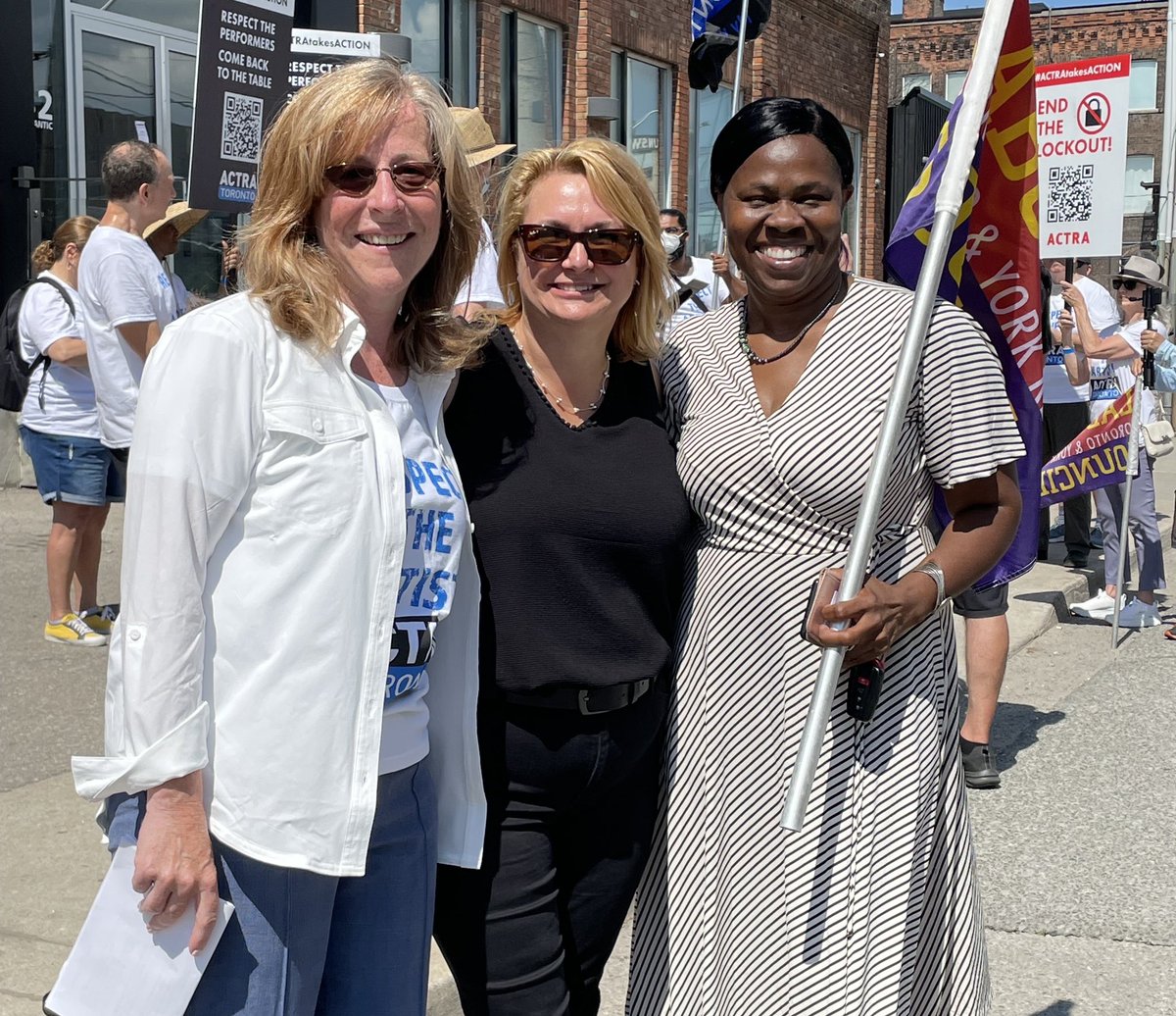 MarieKellyNED's tweet photo. Thank you Bea Bruske @PresidentCLC @CanadianLabour for always standing shoulder to shoulder with #ACTRA members. Your support for @ACTRAnational boycott to end the year long lockout is much appreciated. #canlab https://t.co/zSOSzACSmH https://t.co/YfIqI8CTDV