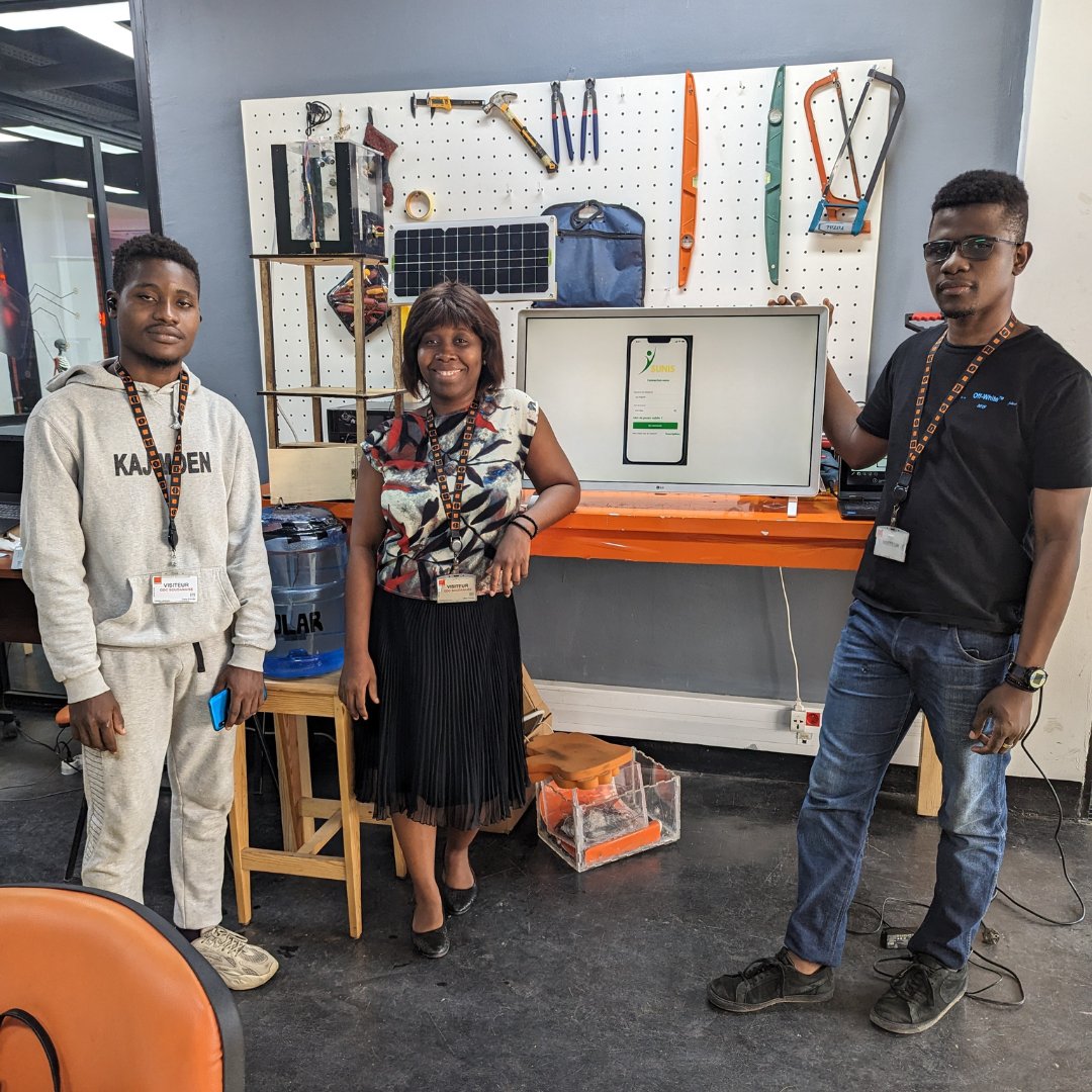 📣Le jury a délibéré !

Voici les 3 finalistes du challenge des #FabLabs Solidaires :

🇹🇳EcoWater -Prix des internautes
🇲🇬Rano'O -Prix coup de cœur
🇨🇲Eco Solar -Prix du jury

Dès demain départagez-les en continuant de voter ici👇
challengefablabs.fondationorange.com/?utm_source=po…